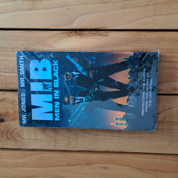 Men In Black VHS Sealed Holo Cover - Picture 1 of 4